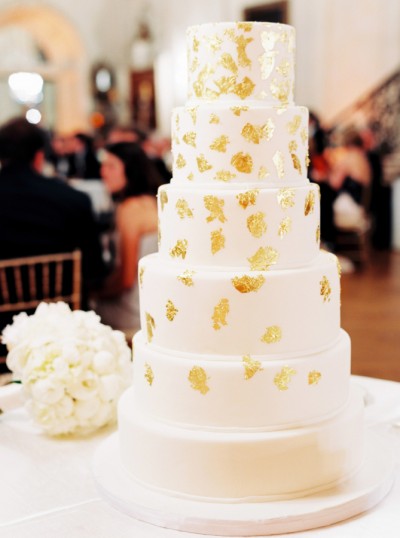 gold-wedding-cake