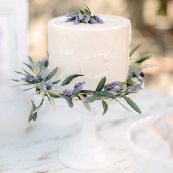 simple-wedding-cake